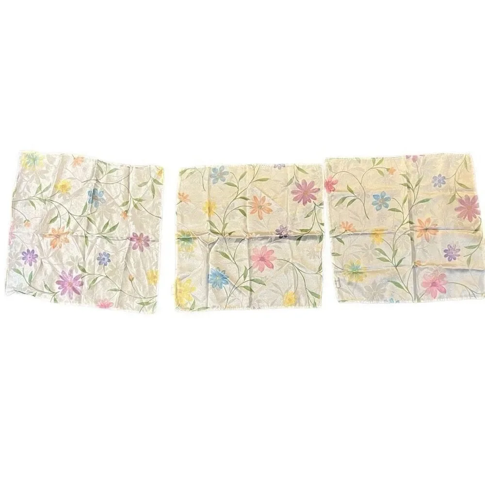 Blooms & Blooms Floral Cloth Napkins Set of 3